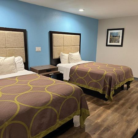 Baker Executive Inn מראה חיצוני תמונה