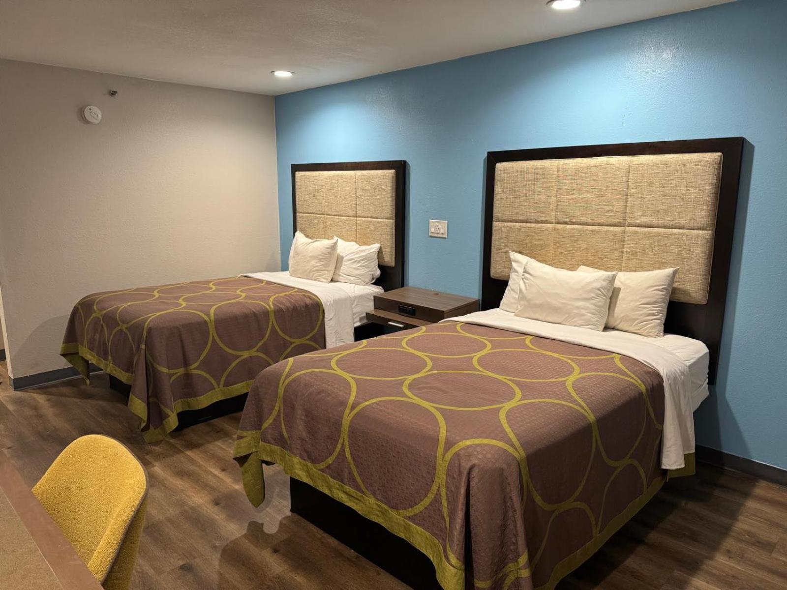 Baker Executive Inn מראה חיצוני תמונה
