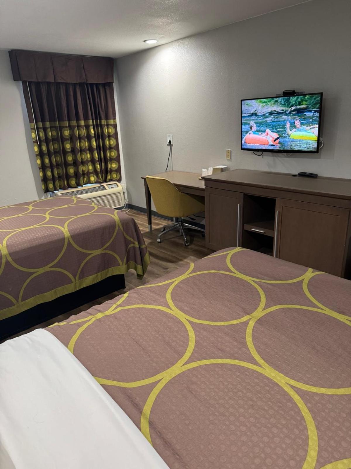 Baker Executive Inn מראה חיצוני תמונה