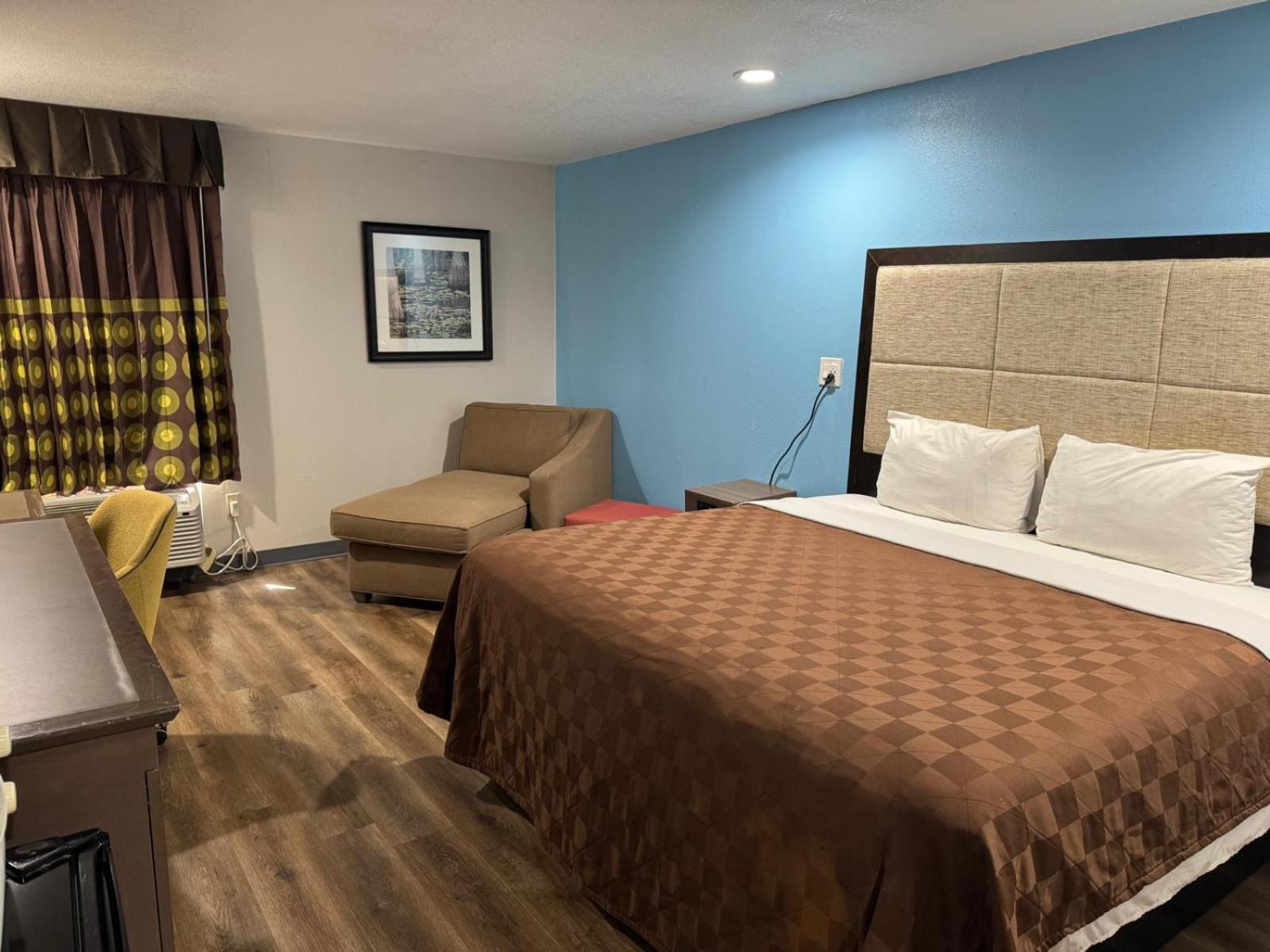 Baker Executive Inn מראה חיצוני תמונה