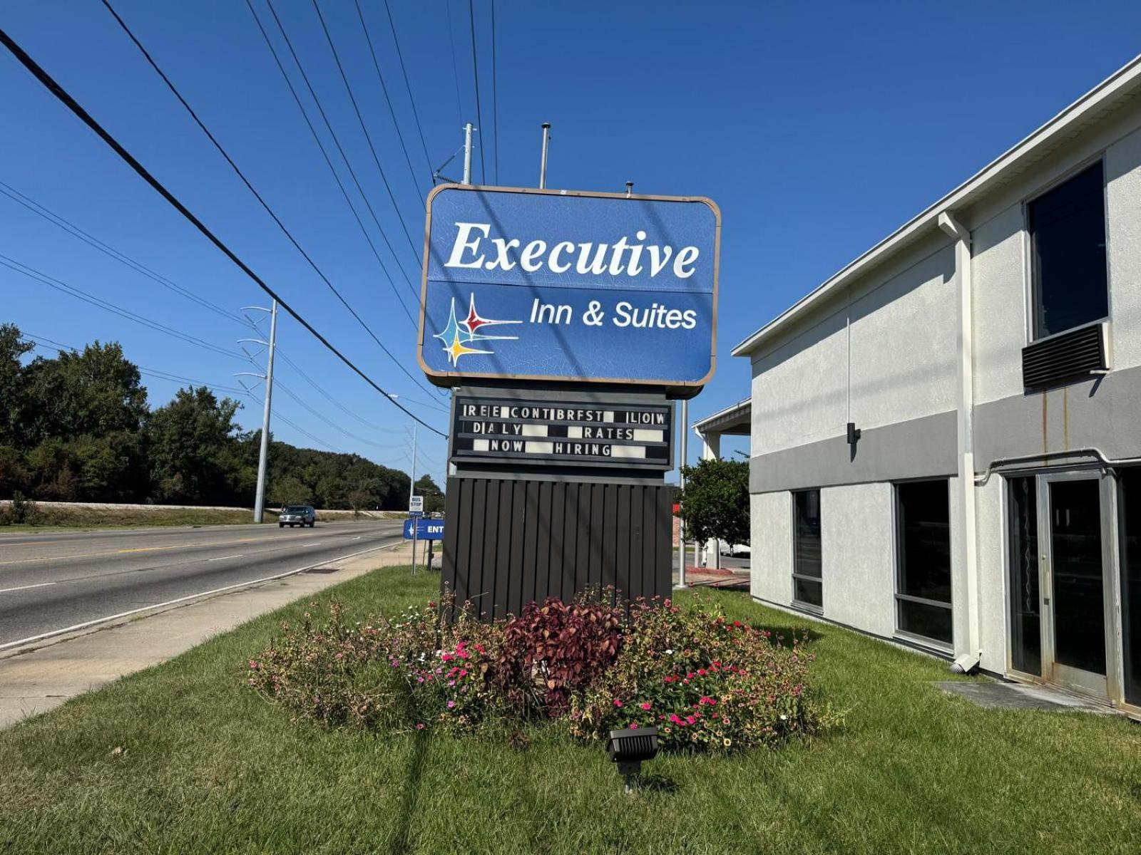 Baker Executive Inn מראה חיצוני תמונה