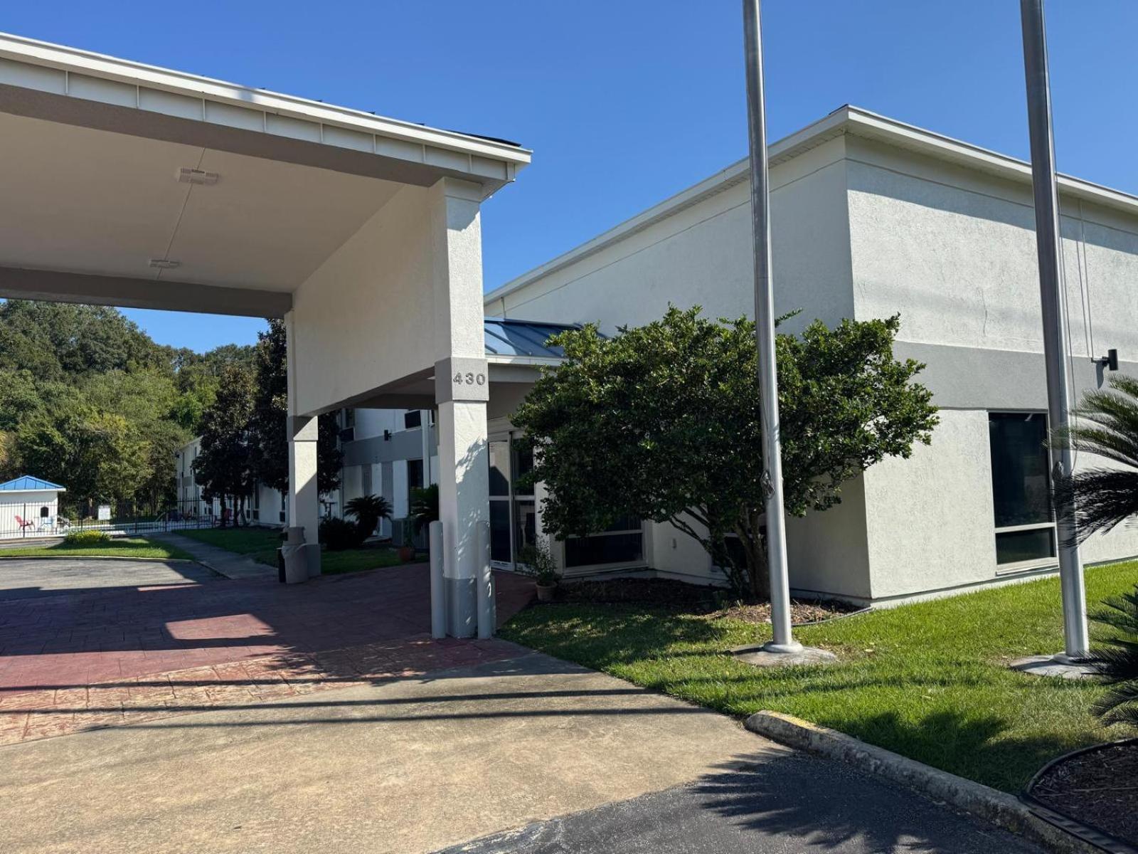 Baker Executive Inn מראה חיצוני תמונה